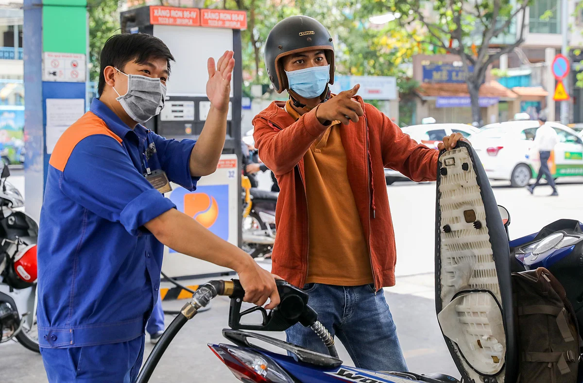 Giá xăng dầu tiếp tục tăng sau đợt giảm nhẹ