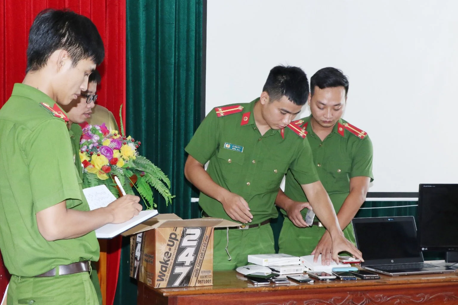 tổ chức đánh bạc
